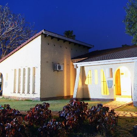 Kadoma Hotel & Conference Centre Exterior foto
