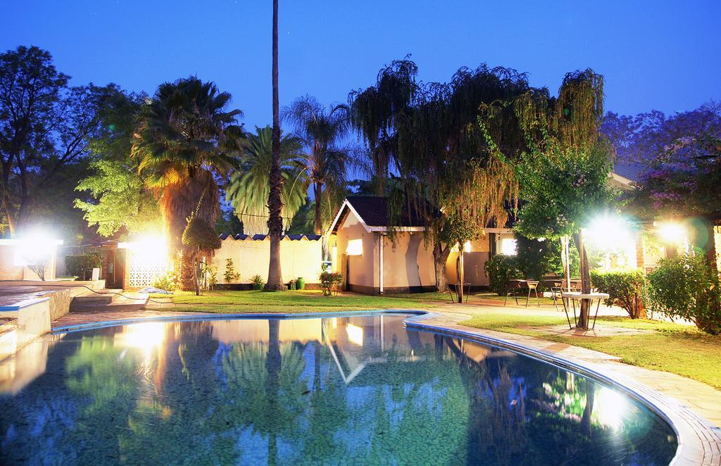 Kadoma Hotel & Conference Centre Exterior foto