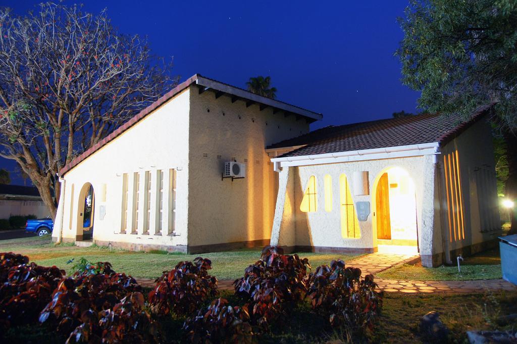 Kadoma Hotel & Conference Centre Exterior foto