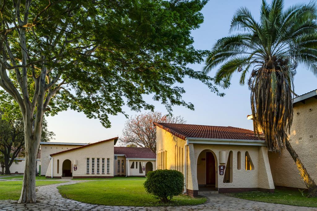 Kadoma Hotel & Conference Centre Exterior foto